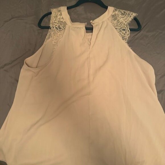 Torrid Cream Sleeveless Lacy Blouse size 1 (XL/XXL) - Picture 2 of 3
